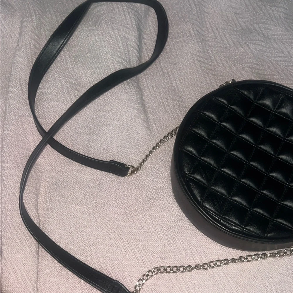 H&M round quilted